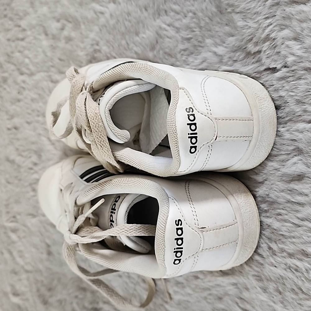Adidas superstar girls 3.5 Good used condition - Picture 5 of 5